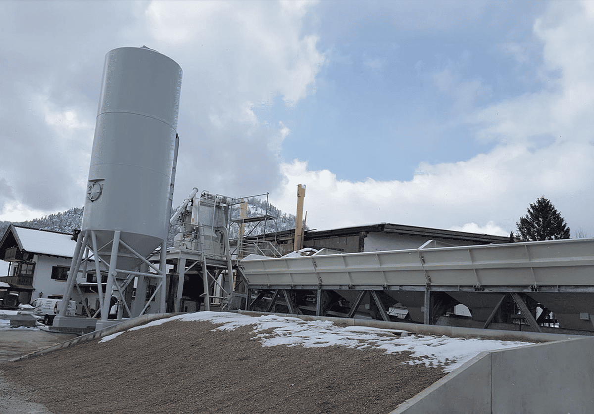 Ammann CEL 9 Linear Storage Bin