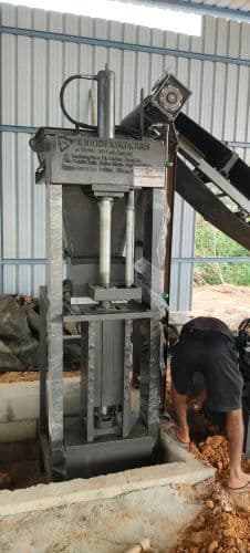 ML Machine Manufacturer 250/hr Interlocking Brick Making Machine | Automatic Hydraulic