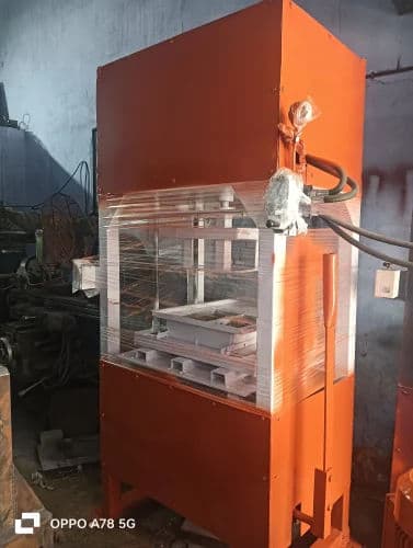 Manual Hydraulic Brick Making Machine – Compact & Cost-Effective