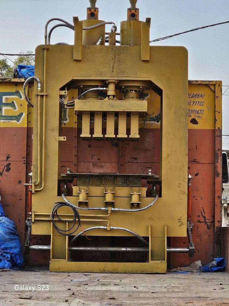 Hydraulic Concrete Block Making Machine – Automatic Stainless Steel Block Machine (Yellow)