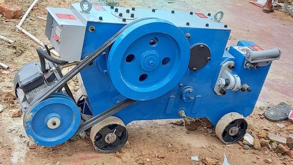 GQ40 Steel Bar Cutting Machine (32mm Capacity) – Portable Electric Rebar Cutter 4