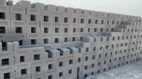 4 Inch Cement Bricks – 7.5 N/mm Strength, Fire Resistant, Low Water Absorption Bricks 1