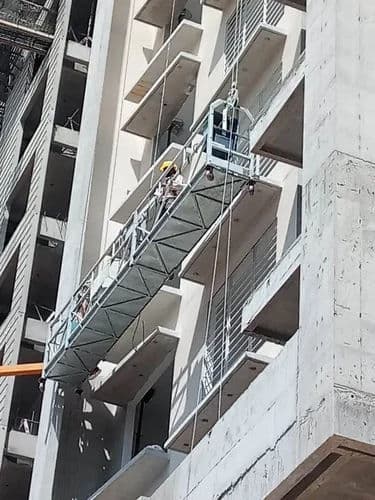 Double Mast Suspended Platform Service | >250 Kg Capacity | Construction Use 2