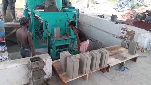 Hydraulic Brick Making Machine 100 Ton – 500 Bricks/Hour Interlocking | 5 kW