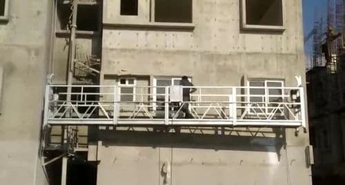 800 Kg Rope Suspended Platform Hoist with 7.5m Adjustable Platform | SPS Industries